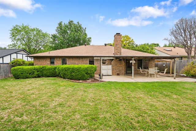 1409 Circle Lane, Bedford, TX 76022