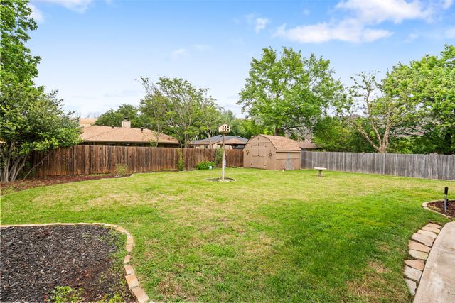 1409 Circle Lane, Bedford, TX 76022