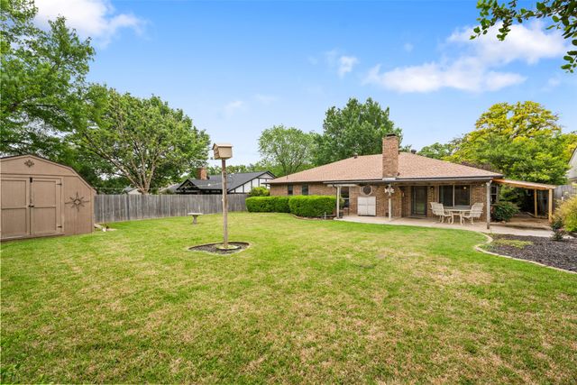 1409 Circle Lane, Bedford, TX 76022