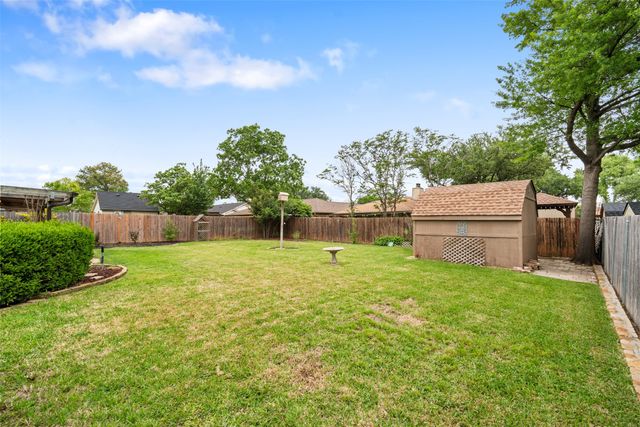 1409 Circle Lane, Bedford, TX 76022