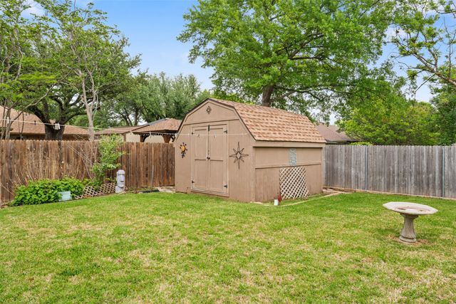 1409 Circle Lane, Bedford, TX 76022