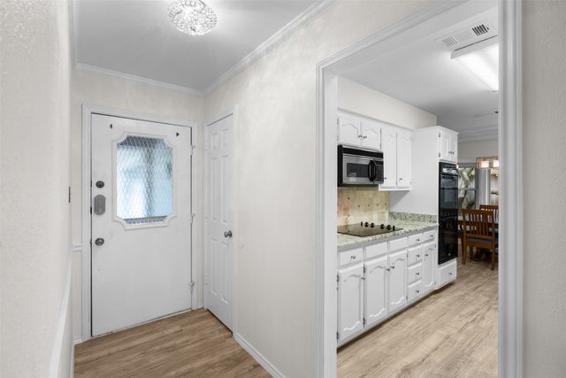 1409 Circle Lane, Bedford, TX 76022