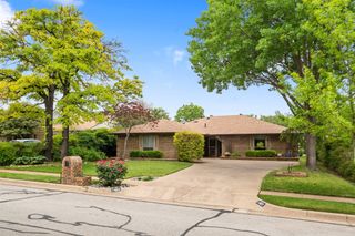 1409 Circle Lane, Bedford, TX 76022