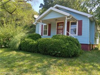 8522 Cleveland Avenue SE, Magnolia, OH 44643