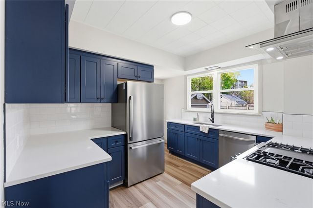 3856 W 162nd Street, Cleveland, OH 44111