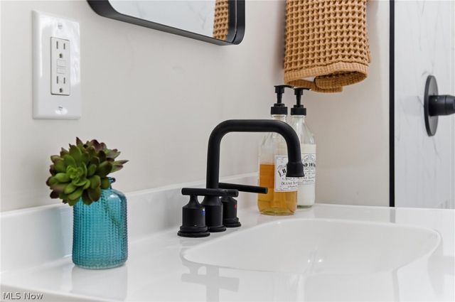 3856 W 162nd Street, Cleveland, OH 44111