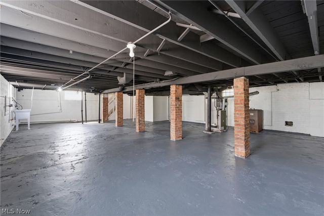 3856 W 162nd Street, Cleveland, OH 44111