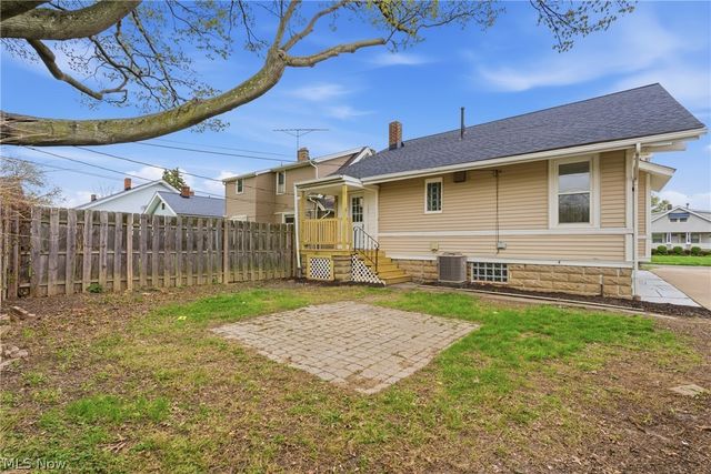 3856 W 162nd Street, Cleveland, OH 44111