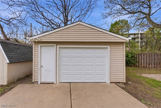 3856 W 162nd Street, Cleveland, OH 44111