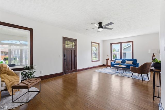 3856 W 162nd Street, Cleveland, OH 44111