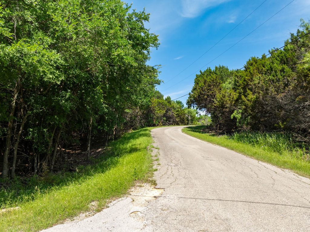 17149 Woodlawn Drive, Whitney, TX 76692