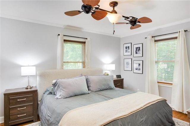 5523 W 70th Terrace, Prairie Village, KS 66208