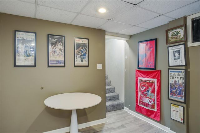 5523 W 70th Terrace, Prairie Village, KS 66208