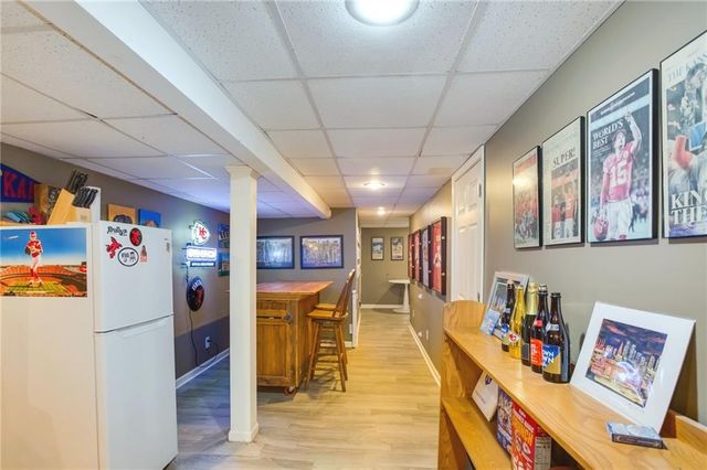 5523 W 70th Terrace, Prairie Village, KS 66208