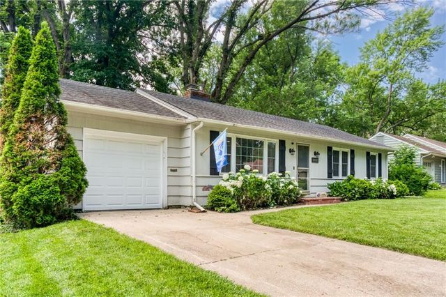 5523 W 70th Terrace, Prairie Village, KS 66208