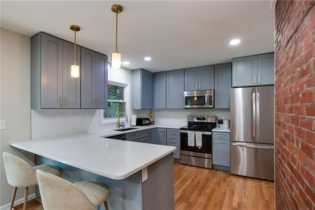 5523 W 70th Terrace, Prairie Village, KS 66208