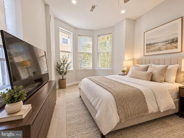 3326 W CUMBERLAND ST, Philadelphia, PA 19132