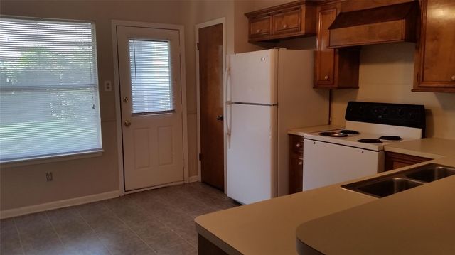 1715 Hazelwood Street, Conroe, TX 77301
