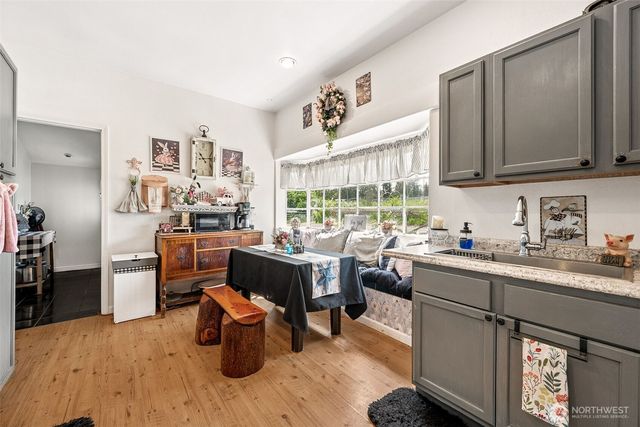 8512 Driftwood Lane, Castle Rock, WA 98611