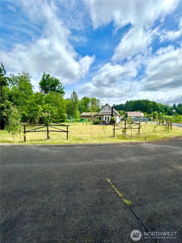 8512 Driftwood Lane, Castle Rock, WA 98611