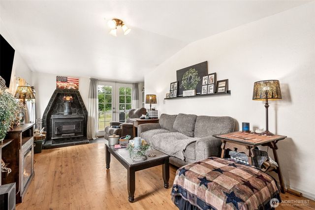 8512 Driftwood Lane, Castle Rock, WA 98611