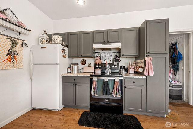 8512 Driftwood Lane, Castle Rock, WA 98611