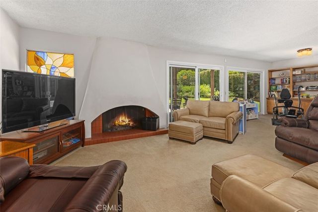 3369 Alginet Drive, Encino, CA 91436
