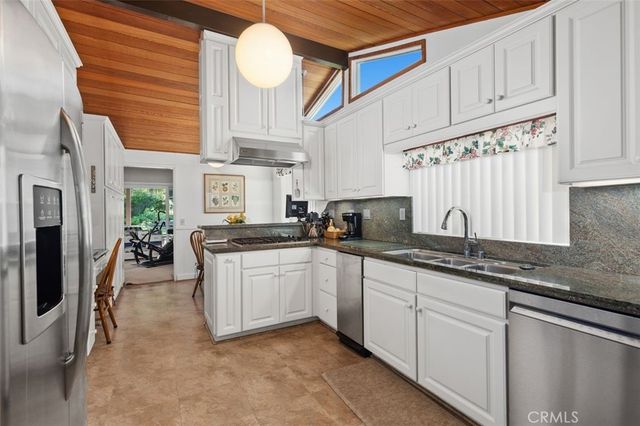 3369 Alginet Drive, Encino, CA 91436