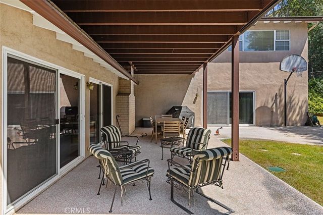 3369 Alginet Drive, Encino, CA 91436