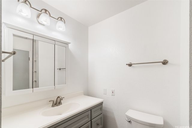 94-1151 Mopua Loop L8, Waipahu, HI 96797