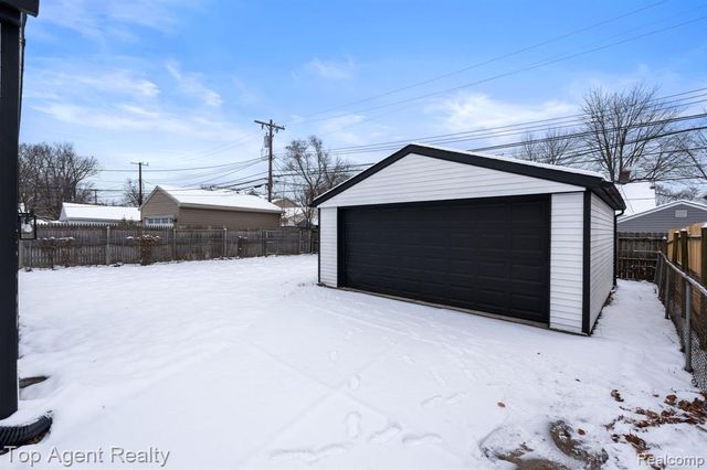 4048 Royal Avenue, Berkley, MI 48072