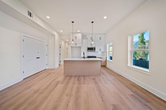 234 E 39 Th Street, Houston, TX 77018