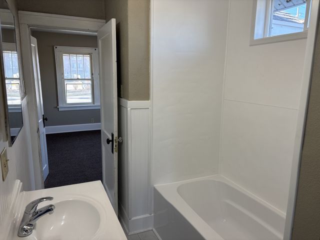 1414 Hull Avenue, Des Moines, IA 50316