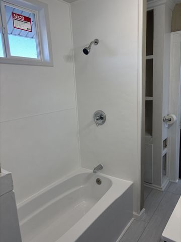 1414 Hull Avenue, Des Moines, IA 50316