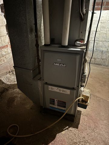 1414 Hull Avenue, Des Moines, IA 50316