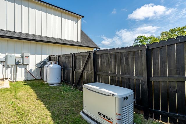 16919 Sawyer Way, Lindale, TX 75771
