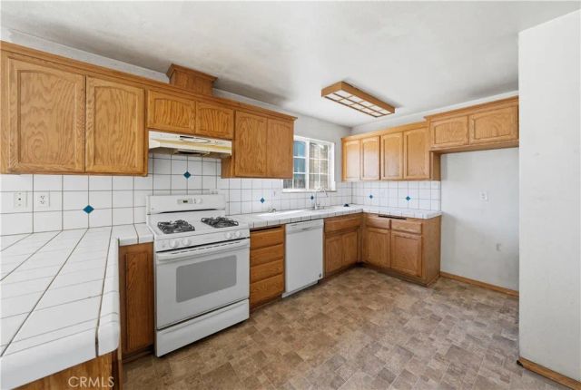 1123 Valerie, Santa Maria, CA 93454