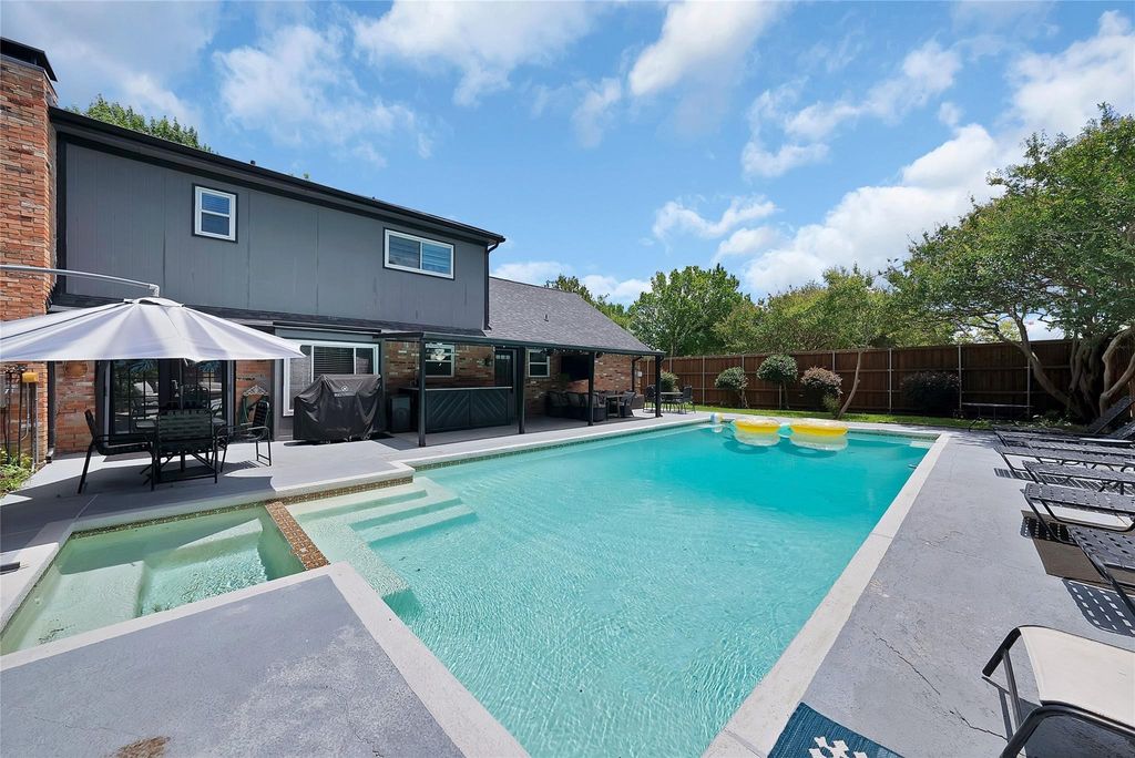 1601 Oak Meadow Drive, Irving, TX 75061 — photo 2