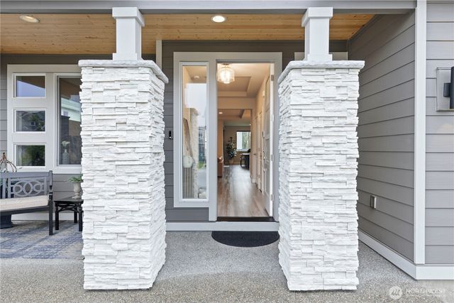 1076 Lindenberger Lane, Enumclaw, WA 98022