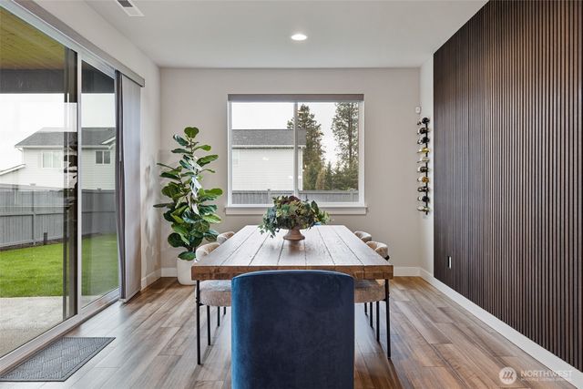 1076 Lindenberger Lane, Enumclaw, WA 98022