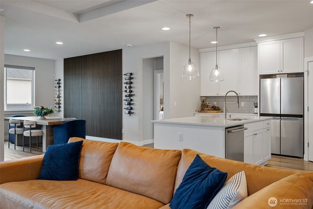 1076 Lindenberger Lane, Enumclaw, WA 98022