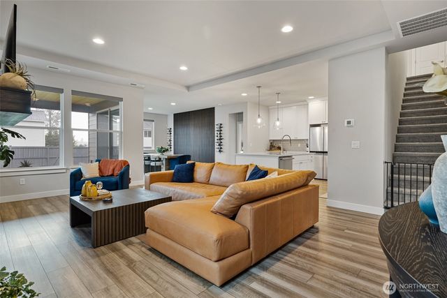 1076 Lindenberger Lane, Enumclaw, WA 98022