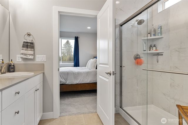 1076 Lindenberger Lane, Enumclaw, WA 98022