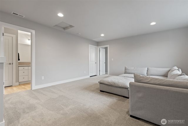 1076 Lindenberger Lane, Enumclaw, WA 98022