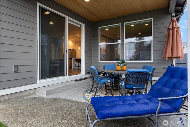 1076 Lindenberger Lane, Enumclaw, WA 98022