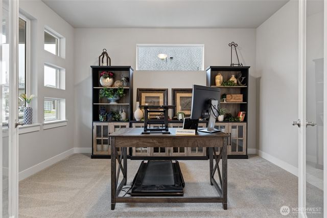 1076 Lindenberger Lane, Enumclaw, WA 98022