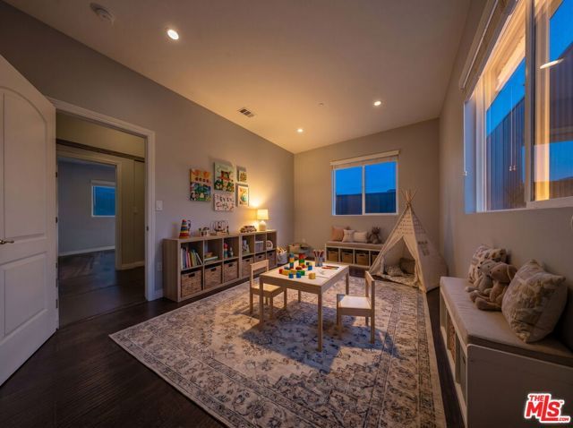 24842 Frampton Avenue, Harbor City (los Angeles), CA 90710