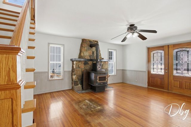 21870 W Lake Avenue, Round Lake, IL 60073