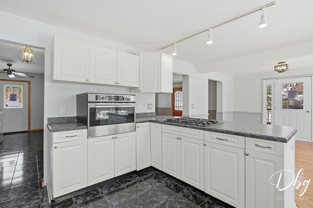 21870 W Lake Avenue, Round Lake, IL 60073