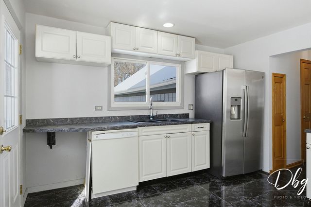 21870 W Lake Avenue, Round Lake, IL 60073